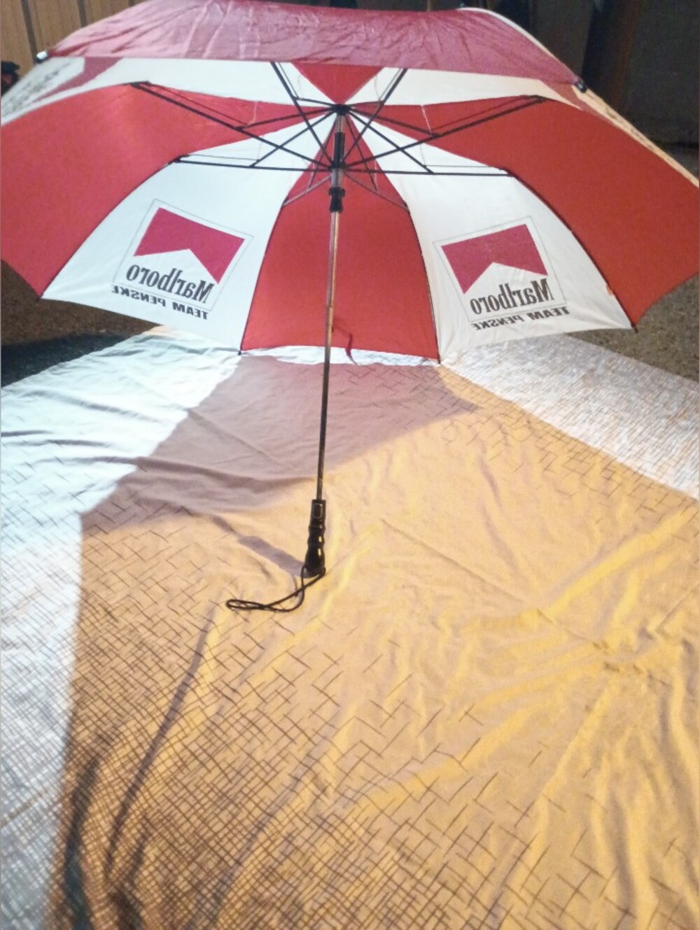 🏁 Vintage Marlboro Team Penske Racing Auto-Open Folding Umbrella Retro Tech 🏎